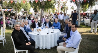 Servisçi esnafıyla şenlikte buluştu