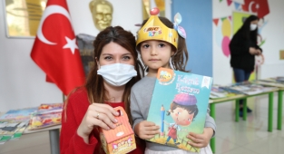 Kumbaradan kitap çıktı
