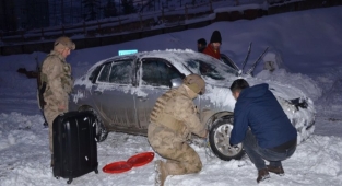 Şırnak'ta -16 derecede imdada yetişti!