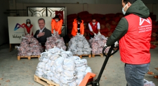 Büyükşehir'den patates, soğan