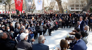 Mahalle toplantılarında sorun dinledi