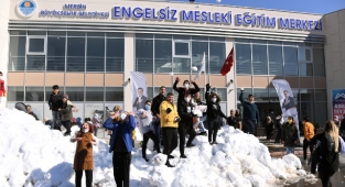 Özel bireylere kar sürprizi