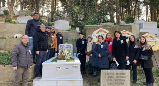 TEV üyeleri devlet sanatçısı Tanır'ı unutmadı