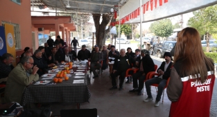 Kadına yönelik şiddetle mücadeleyi kahvehanede anlatılar