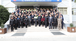 Mersin Emniyeti'nde 8 Mart kutlaması
