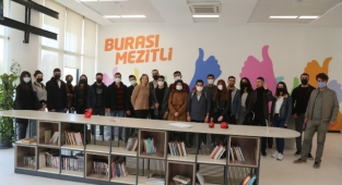 Mimarlık öğrencilerine, belediye hizmet binasında ders