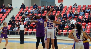 MSK Kadın Basketbo evinde galip