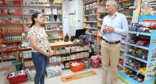 Başkan Tarhan, esnafın kapalı kepenkleriyle karşılaştı