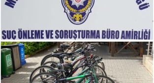 Bisiklet hırsızını güvenlik kamerası ele verdi