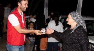 Büyükşehir'den Kadir Gecesi'nde lokma tatlısı