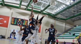 Çukurova Basketbol ligdeki 20'nci galibiyetini aldı