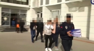 Erdemli'de fuhuş operasyonunda 8 şüpheli tutuklandı