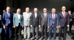 Ticaret Bakanı Muş’tan Teknopanel’i ziyaret etti