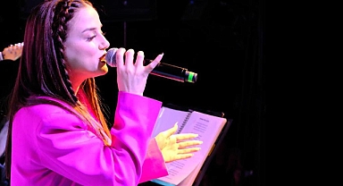 Mutlular, Anneler Günü'nde Zehra'yla coştular