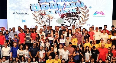 Başarılı Sporcu ve Antrenörlere Ödül