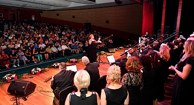 Emekli Evi'nin 'Gönülden Sesler Korosu' 2. Konserini verdi