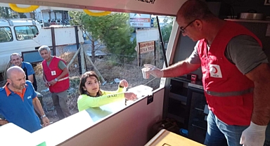 Kızılay’dan Mersin Yangın Ekiplerine Destek