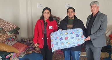 Hataylı depremzede yastıkta bulduğu altınları teslim etti