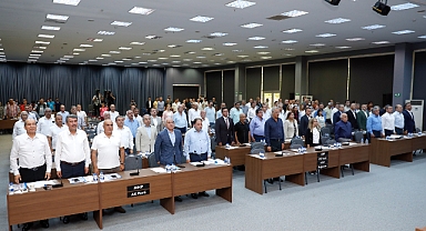 Başkan Seçer: Zafer Çarşısı'nda yasaları uygulama zorunluluğu var