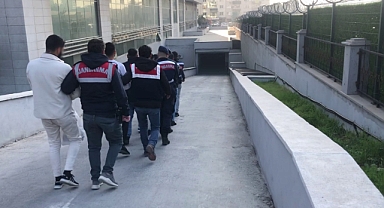 Jandarma aranan 56 şüpheliyi yakaladı