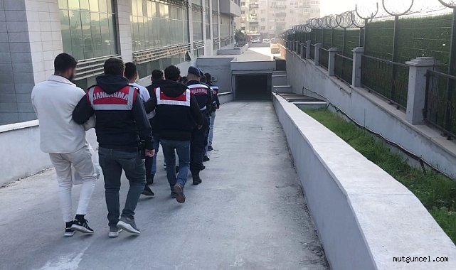 Jandarma aranan 56 şüpheliyi yakaladı