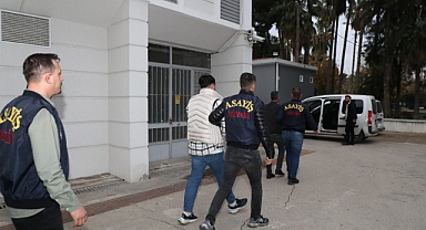 Mersin'de dolandırıcılar polisten kaçamadı