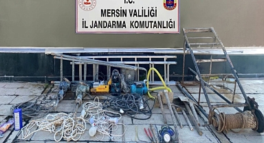 “Defineciler Jandarmaya takıldı