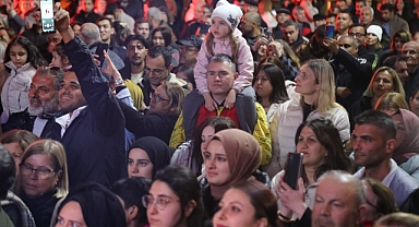 Mezitli’de demokrasi konseri