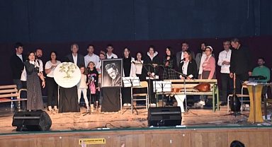 122 Yaşına giren Nazım Hikmet anıldı