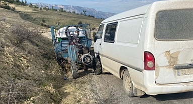 Mut'ya kaza 2 yaralı