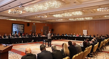Özgür Özel, TÜRKONFED Yönetim Kurulu Toplantısı’nda iş dünyasını dinledi