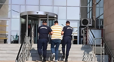 Jandarma aranan 2 şüpheliyi yakaladı