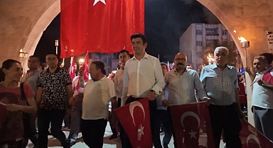 Dünyanın en büyük bayrağında görsel şölen
