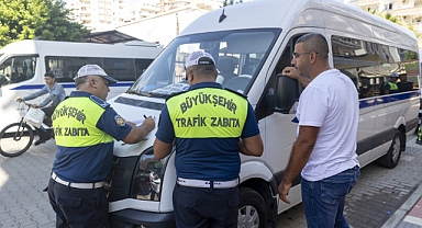 Büyükşehir Zabıta ekipleri okul servislerini denetliyor