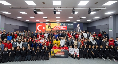 Başarılı sporculara ödül