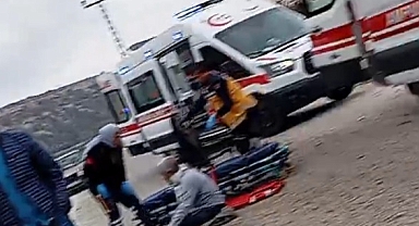 Kamyonet traktöre çarptı: 4 yaralı