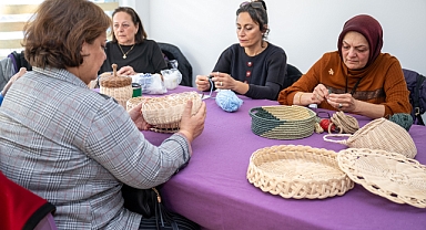 Kurslarda el işi yeteneklerini keşfediyorlar