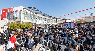 Seçer, ‘3 Aralık Dünya Engelliler Günü’ kapsamında Engelsiz Yaşam Merkezi’nde etkinliğe katıldı. 