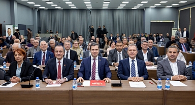 Seçer, CHP İi Danışma Kurulu'na katıldı