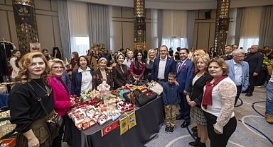 Seçer, 'Yılbaşı Alışveriş Şenliği'ne katıldı
