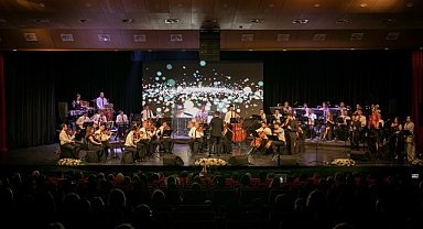 Kent Orkestrası'ndan Retro Konseri