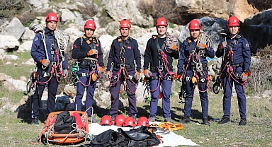 Mersin İtfaiyesi doğada eğitim yaptı