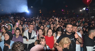 Festival gecelerinin renkleri: Sefo ve Zeynep Bastık