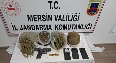 Jandarma Mersin'de uyuşturucu, Silifke'de tarihi eser kaçakçısını yakaladı