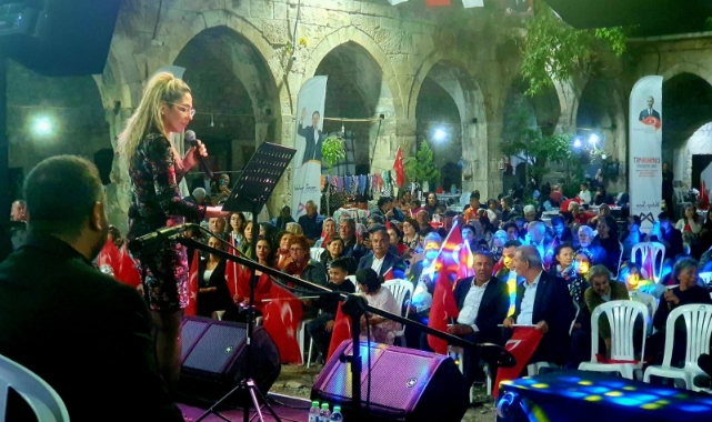 Tarihi Taşhan 'Cumhuriyet Konseri'ne ev sahipliği yaptı