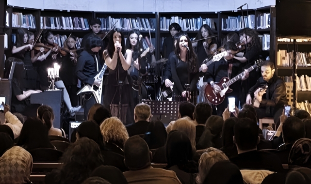 Adana İl Halk Kütüphanesi'nde rock konseri